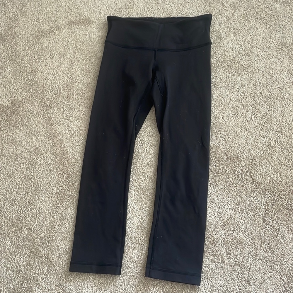 Lululemon mid rise wunder under pant, Size 2, gently worn, black, cropped